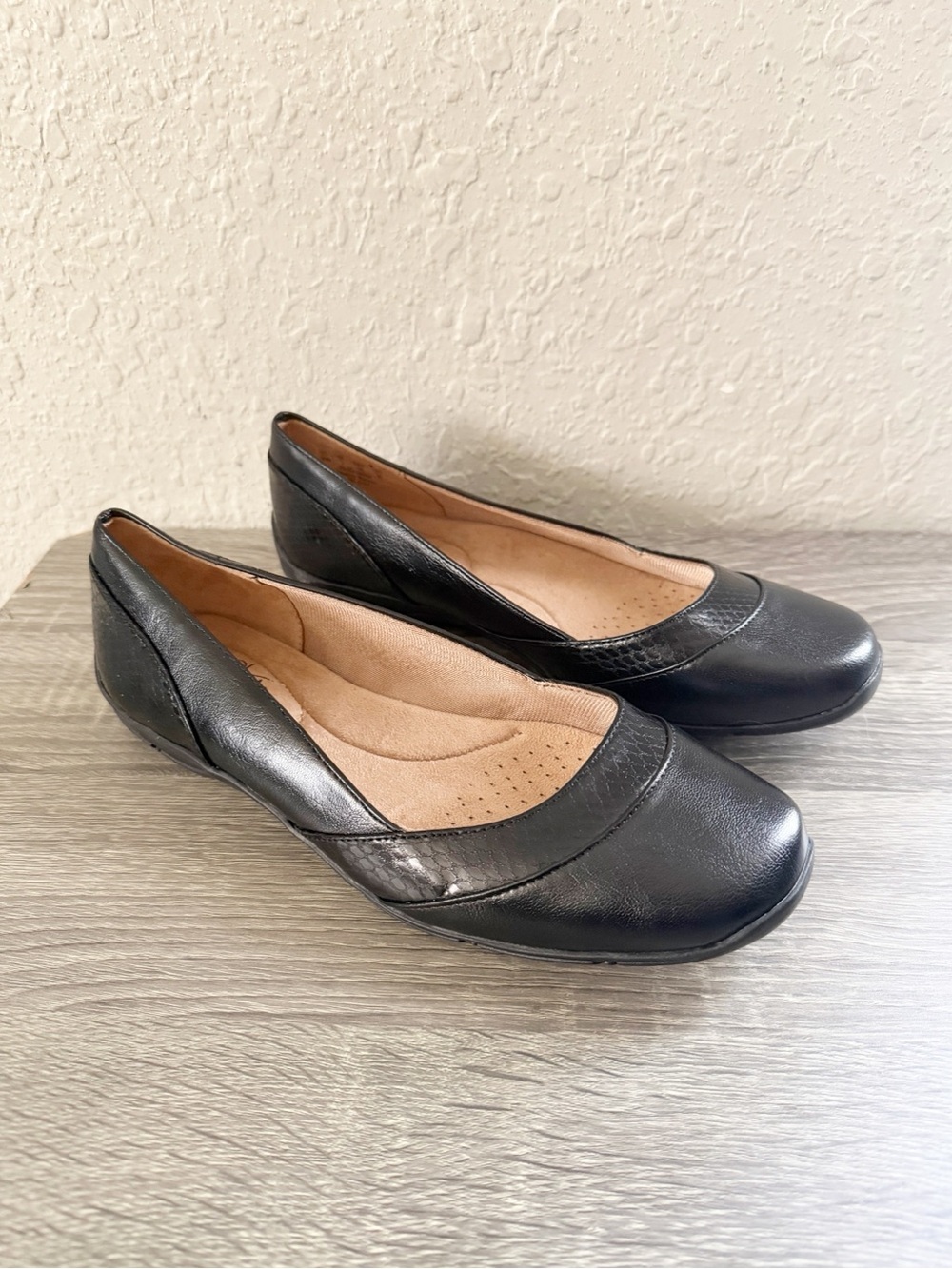 Life Stride Women's Flat Slip On Black Comfort Shoes Size 9 Wide NWOT